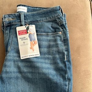 Levi Strauss Bermuda shorts size 6 W28